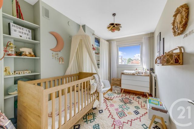 Afficher la photo en grand Appartement F3 à vendre - 3 pièces - 69.6 m2 - MONTROUGE - 92 - ILE-DE-FRANCE - Century 21 Côté Mairie