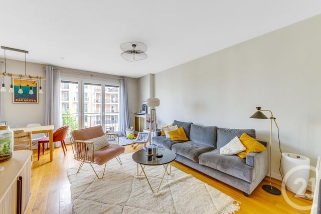 Afficher la photo en grand Appartement F3 à vendre - 3 pièces - 69.6 m2 - MONTROUGE - 92 - ILE-DE-FRANCE - Century 21 Côté Mairie