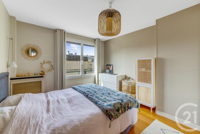 Afficher la photo en grand Appartement F3 à vendre - 3 pièces - 69.6 m2 - MONTROUGE - 92 - ILE-DE-FRANCE - Century 21 Côté Mairie