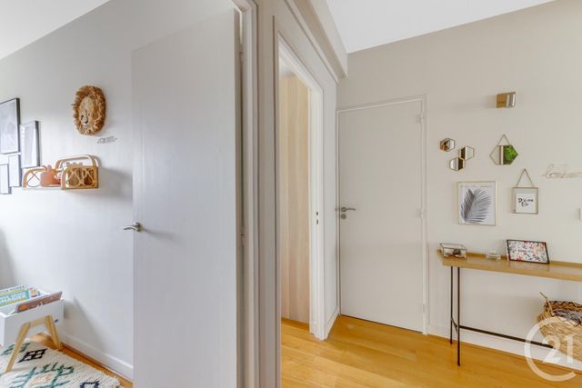 Afficher la photo en grand Appartement F3 à vendre - 3 pièces - 69.6 m2 - MONTROUGE - 92 - ILE-DE-FRANCE - Century 21 Côté Mairie