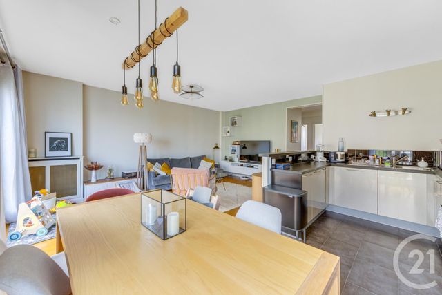 Afficher la photo en grand Appartement F3 à vendre - 3 pièces - 69.6 m2 - MONTROUGE - 92 - ILE-DE-FRANCE - Century 21 Côté Mairie