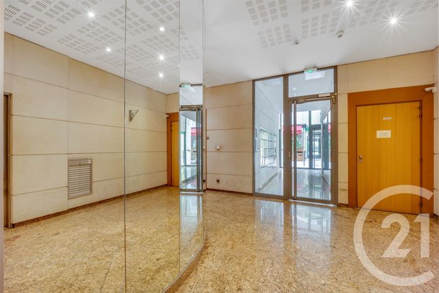 Appartement F3 à vendre - 4 pièces - 83.02 m2 - MONTROUGE - 92 - ILE-DE-FRANCE - Century 21 Côté Mairie