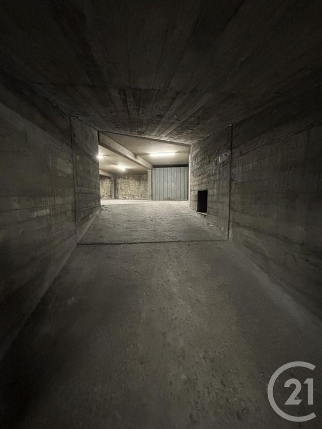 Afficher la photo en grand parking à vendre - 10.63 m2 - MONTROUGE - 92 - ILE-DE-FRANCE - Century 21 Côté Mairie