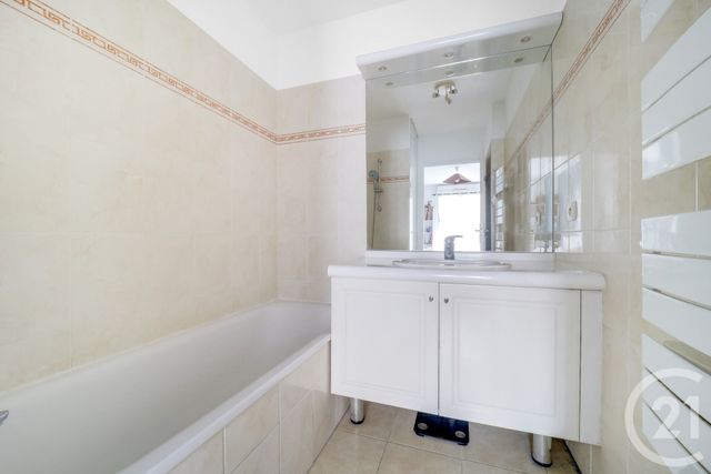 Appartement F2 à vendre - 2 pièces - 44.94 m2 - MONTROUGE - 92 - ILE-DE-FRANCE - Century 21 Côté Mairie