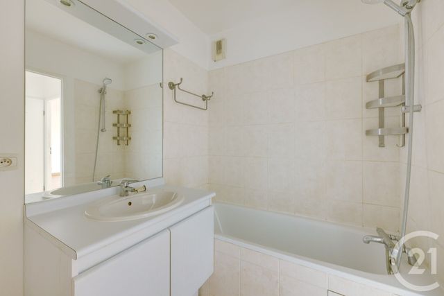 Appartement F2 à vendre - 2 pièces - 45.0 m2 - MONTROUGE - 92 - ILE-DE-FRANCE - Century 21 Côté Mairie