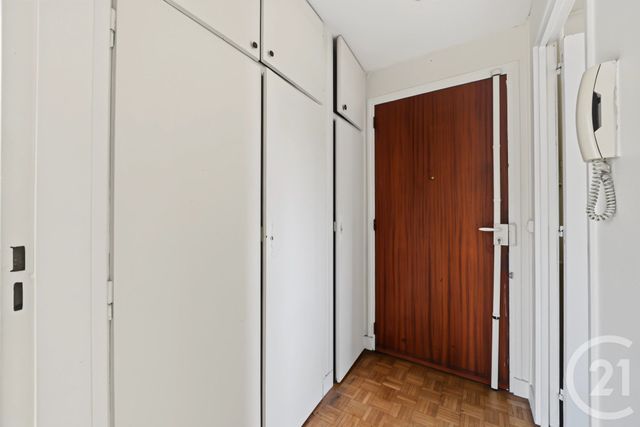 Appartement T3 à vendre - 3 pièces - 55.0 m2 - MONTROUGE - 92 - ILE-DE-FRANCE - Century 21 Côté Mairie