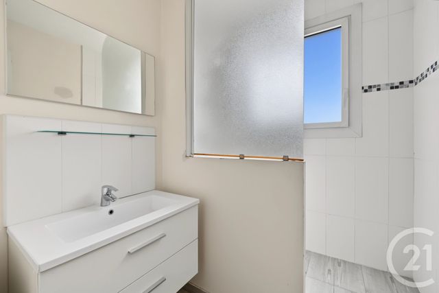 Appartement T3 à vendre - 3 pièces - 55.0 m2 - MONTROUGE - 92 - ILE-DE-FRANCE - Century 21 Côté Mairie