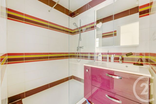 Appartement F3 à vendre - 3 pièces - 77.37 m2 - MONTROUGE - 92 - ILE-DE-FRANCE - Century 21 Côté Mairie