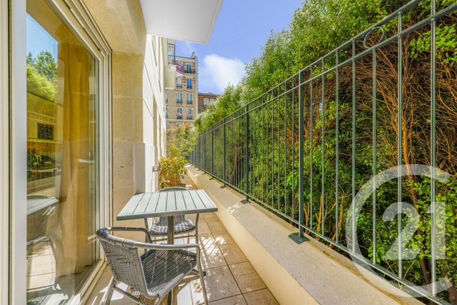 Appartement F3 à vendre - 3 pièces - 77.37 m2 - MONTROUGE - 92 - ILE-DE-FRANCE - Century 21 Côté Mairie