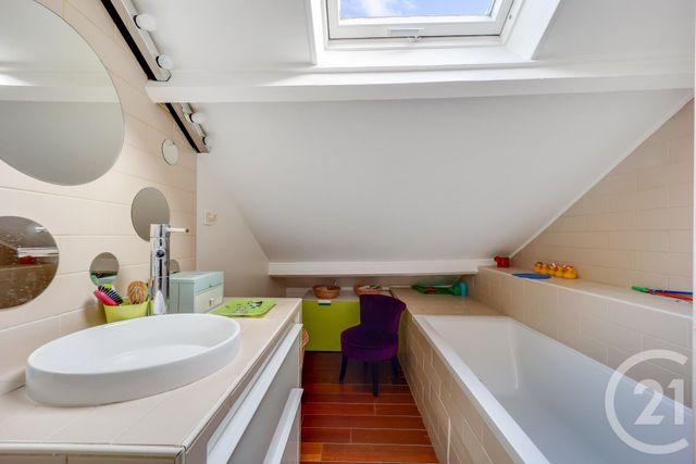 Afficher la photo en grand Appartement F6 à vendre - 6 pièces - 114.73 m2 - MONTROUGE - 92 - ILE-DE-FRANCE - Century 21 Côté Mairie