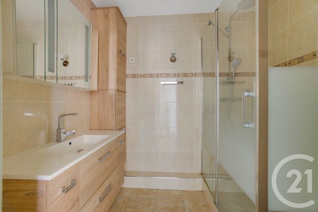 Appartement F3 à vendre - 3 pièces - 72.16 m2 - MONTROUGE - 92 - ILE-DE-FRANCE - Century 21 Côté Mairie