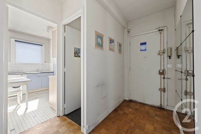 Appartement F2 à vendre - 2 pièces - 54.23 m2 - MONTROUGE - 92 - ILE-DE-FRANCE - Century 21 Côté Mairie