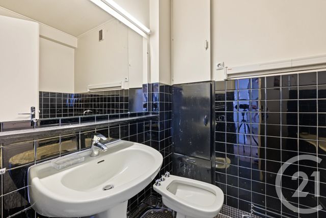 Appartement F2 à vendre - 2 pièces - 54.23 m2 - MONTROUGE - 92 - ILE-DE-FRANCE - Century 21 Côté Mairie