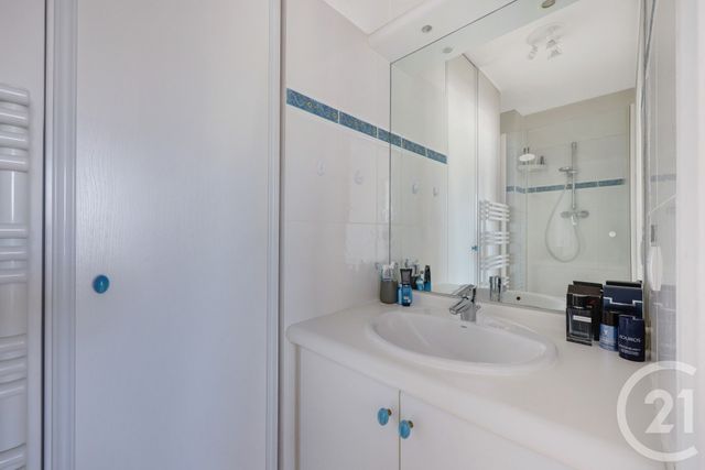 Appartement F2 à vendre - 2 pièces - 40.58 m2 - MONTROUGE - 92 - ILE-DE-FRANCE - Century 21 Côté Mairie