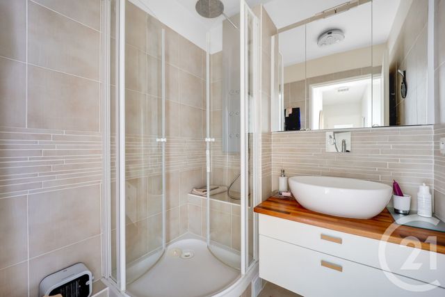 Appartement F3 à vendre - 3 pièces - 64.9 m2 - MONTROUGE - 92 - ILE-DE-FRANCE - Century 21 Côté Mairie