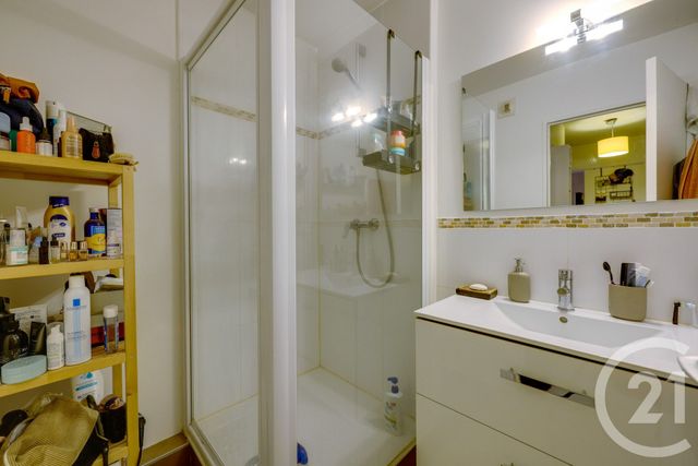 Appartement F2 à vendre - 2 pièces - 49.78 m2 - MONTROUGE - 92 - ILE-DE-FRANCE - Century 21 Côté Mairie