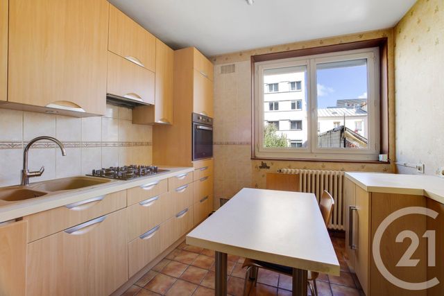 Appartement F3 à vendre - 3 pièces - 72.16 m2 - MONTROUGE - 92 - ILE-DE-FRANCE - Century 21 Côté Mairie