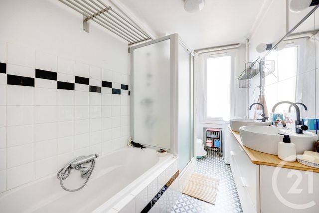 Appartement F3 à vendre - 3 pièces - 71.0 m2 - MONTROUGE - 92 - ILE-DE-FRANCE - Century 21 Côté Mairie