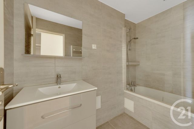 Appartement F4 à vendre - 4 pièces - 87.56 m2 - MONTROUGE - 92 - ILE-DE-FRANCE - Century 21 Côté Mairie