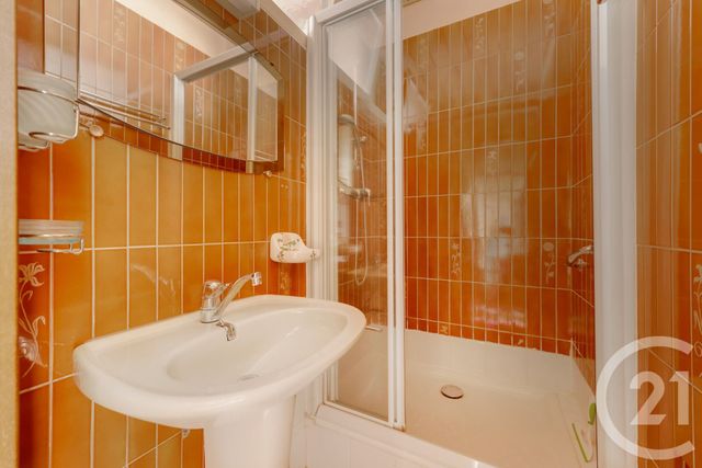 Appartement F3 à vendre - 3 pièces - 72.17 m2 - MONTROUGE - 92 - ILE-DE-FRANCE - Century 21 Côté Mairie