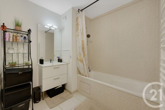 Appartement F3 à vendre - 3 pièces - 59.54 m2 - BAGNEUX - 92 - ILE-DE-FRANCE - Century 21 Côté Mairie