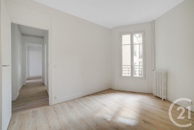 Appartement F4 à vendre - 4 pièces - 70.48 m2 - MONTROUGE - 92 - ILE-DE-FRANCE - Century 21 Côté Mairie