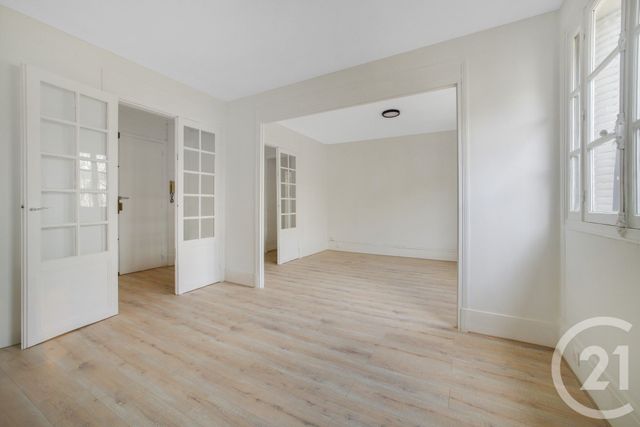 Appartement F4 à vendre - 4 pièces - 70.48 m2 - MONTROUGE - 92 - ILE-DE-FRANCE - Century 21 Côté Mairie