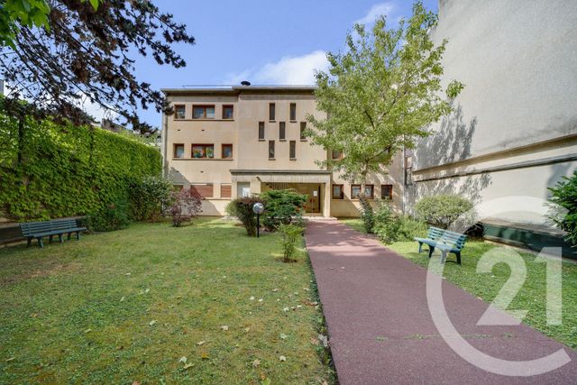 Appartement F2 à vendre - 2 pièces - 45.06 m2 - MONTROUGE - 92 - ILE-DE-FRANCE - Century 21 Côté Mairie