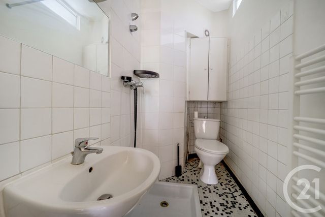 Appartement F2 à vendre - 2 pièces - 42.0 m2 - MONTROUGE - 92 - ILE-DE-FRANCE - Century 21 Côté Mairie