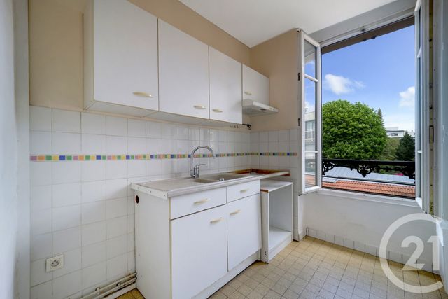 Appartement F3 à vendre - 3 pièces - 52.01 m2 - MONTROUGE - 92 - ILE-DE-FRANCE - Century 21 Côté Mairie