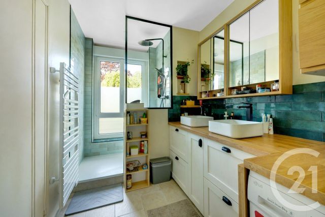 Appartement F4 à vendre - 4 pièces - 83.12 m2 - MONTROUGE - 92 - ILE-DE-FRANCE - Century 21 Côté Mairie