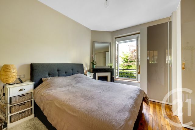 Appartement F4 à vendre - 4 pièces - 83.12 m2 - MONTROUGE - 92 - ILE-DE-FRANCE - Century 21 Côté Mairie