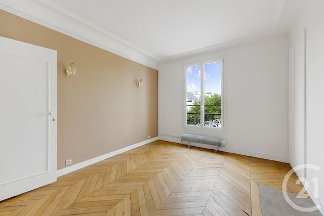 Appartement F3 à vendre - 3 pièces - 57.37 m2 - MONTROUGE - 92 - ILE-DE-FRANCE - Century 21 Côté Mairie