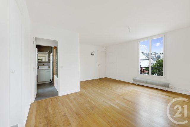 Appartement F3 à vendre - 3 pièces - 57.37 m2 - MONTROUGE - 92 - ILE-DE-FRANCE - Century 21 Côté Mairie