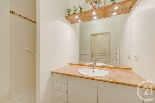 Appartement F3 à vendre - 3 pièces - 66.76 m2 - MONTROUGE - 92 - ILE-DE-FRANCE - Century 21 Côté Mairie