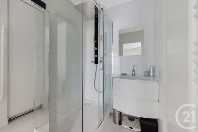 Appartement F2 à vendre - 2 pièces - 44.66 m2 - MONTROUGE - 92 - ILE-DE-FRANCE - Century 21 Côté Mairie