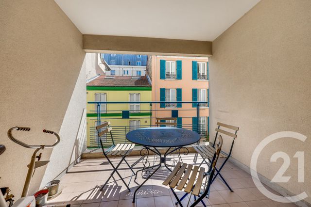Appartement F2 à vendre - 2 pièces - 44.66 m2 - MONTROUGE - 92 - ILE-DE-FRANCE - Century 21 Côté Mairie