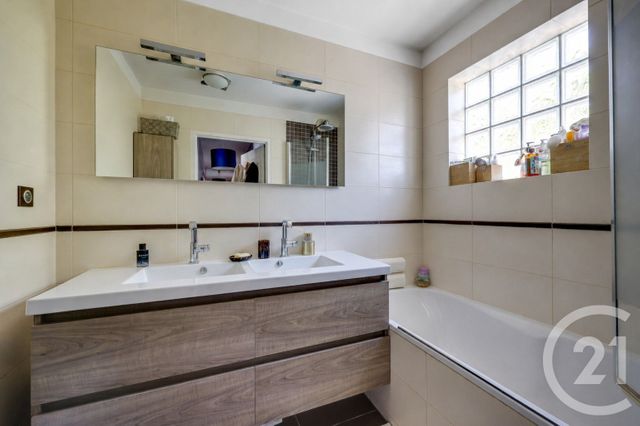Appartement F5 à vendre - 5 pièces - 112.0 m2 - MONTROUGE - 92 - ILE-DE-FRANCE - Century 21 Côté Mairie