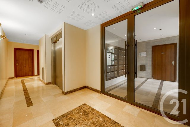 Appartement F3 à vendre - 3 pièces - 66.76 m2 - MONTROUGE - 92 - ILE-DE-FRANCE - Century 21 Côté Mairie
