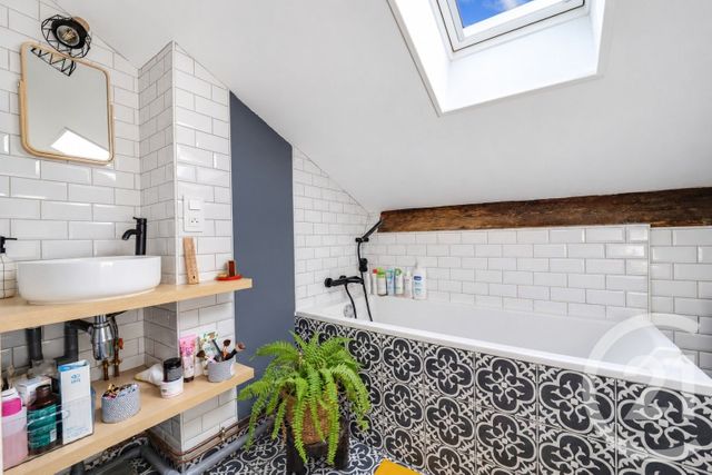 Appartement F2 à vendre - 2 pièces - 49.5 m2 - MONTROUGE - 92 - ILE-DE-FRANCE - Century 21 Côté Mairie