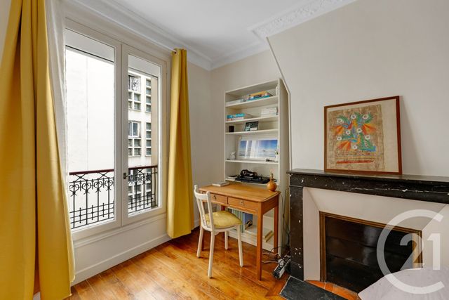 Appartement F2 à vendre - 2 pièces - 40.52 m2 - MONTROUGE - 92 - ILE-DE-FRANCE - Century 21 Côté Mairie