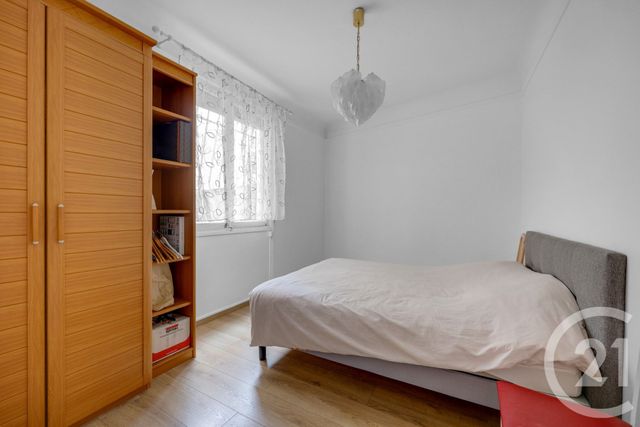 Appartement F3 à vendre - 4 pièces - 101.0 m2 - MONTROUGE - 92 - ILE-DE-FRANCE - Century 21 Côté Mairie