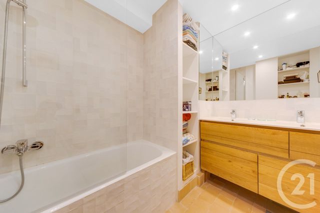 Appartement F6 à vendre - 6 pièces - 108.43 m2 - PARIS - 75005 - ILE-DE-FRANCE - Century 21 Côté Mairie